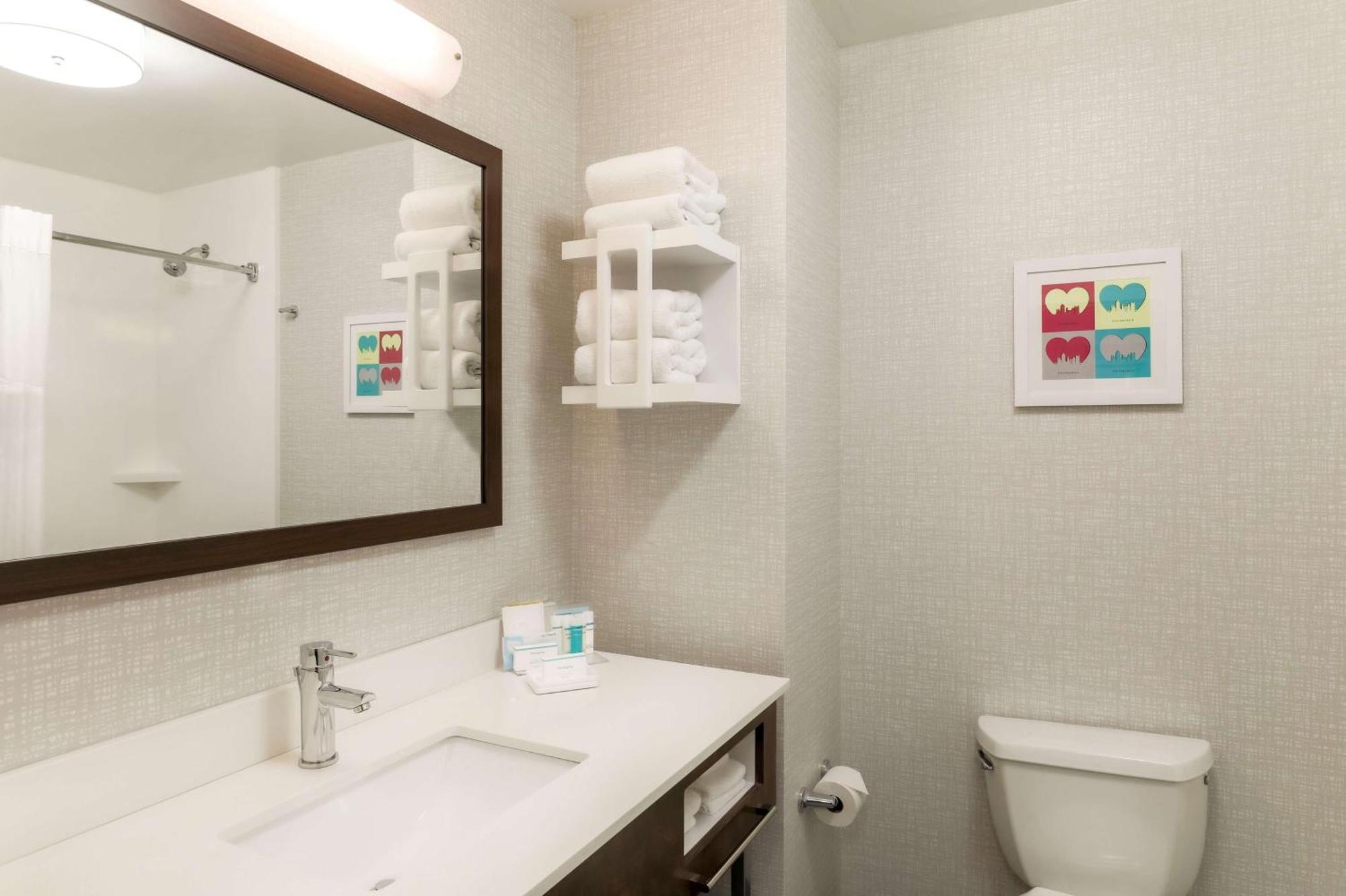 Hampton Inn & Suites Pittsburgh Downtown Extérieur photo