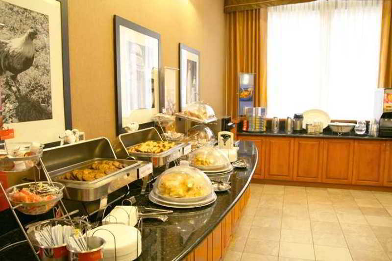 Hampton Inn & Suites Pittsburgh Downtown Restaurant photo